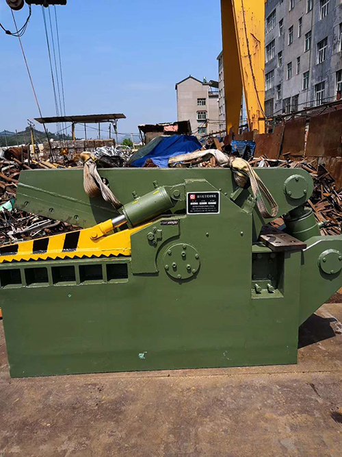 Q43-2000鳄鱼剪客户现场.jpg